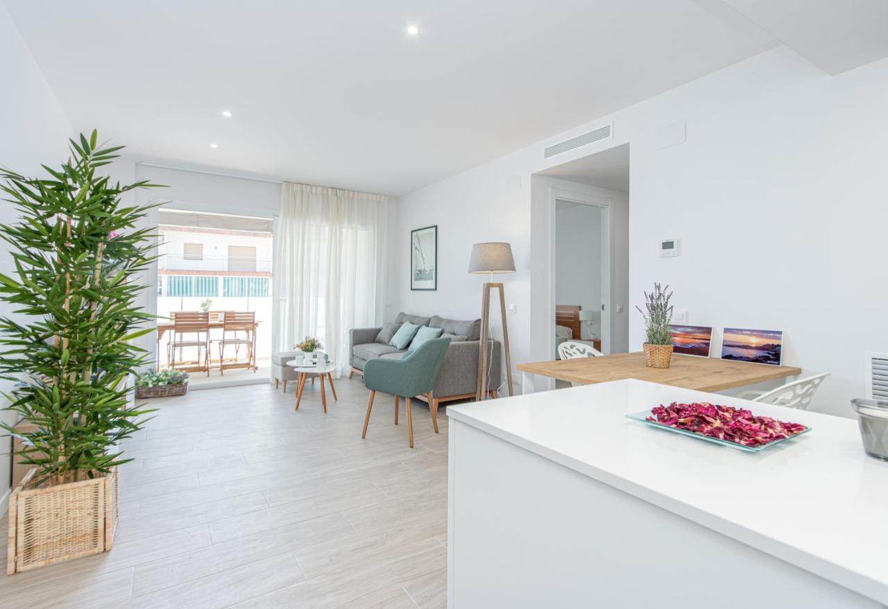M A R I V E N T Suite With Bathroom And Terrace 50 M2 Roses Exterior photo